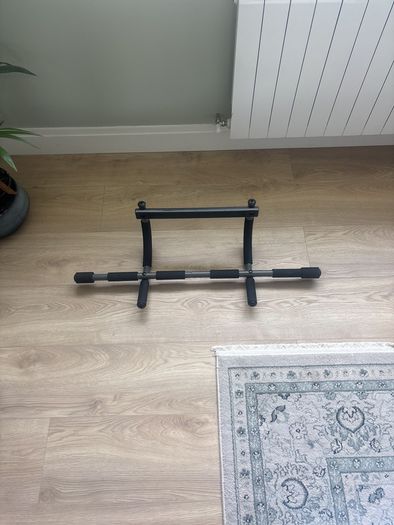 Pull Up Bar