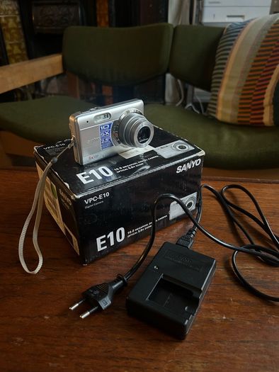 Sanyo E10 Digital Camera