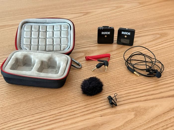 RODE Wireless GO II Single + Rode Lavalier Mic + Hard Case