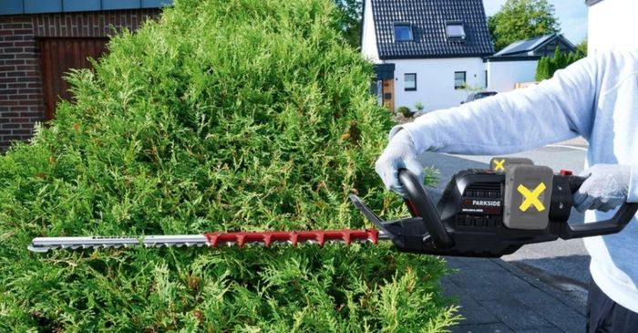 NEW 2026 Model Parkside 40V Performance Cordless Brushless Hedge Trimmer. Garden Maintenance DIY Projects Summer Sale Now On.