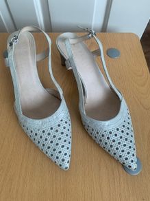 Women's shoes