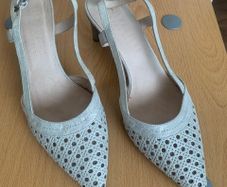 Women's shoes
