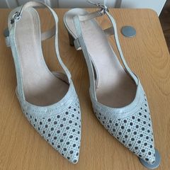 Women's shoes