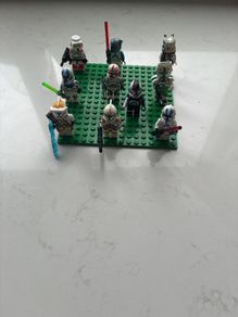 10Lego figures
