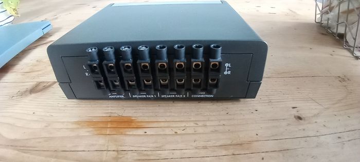 QED speaker switcher unit