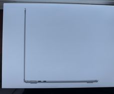Macbook Air M2 - 256gb Ssd - 8gb Ram  - No Haptic Feedback