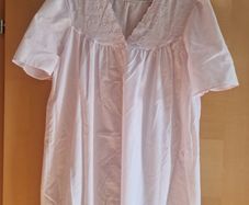 A little sleepwear bundle for an older lady 6 items