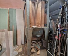 Dust extractor
