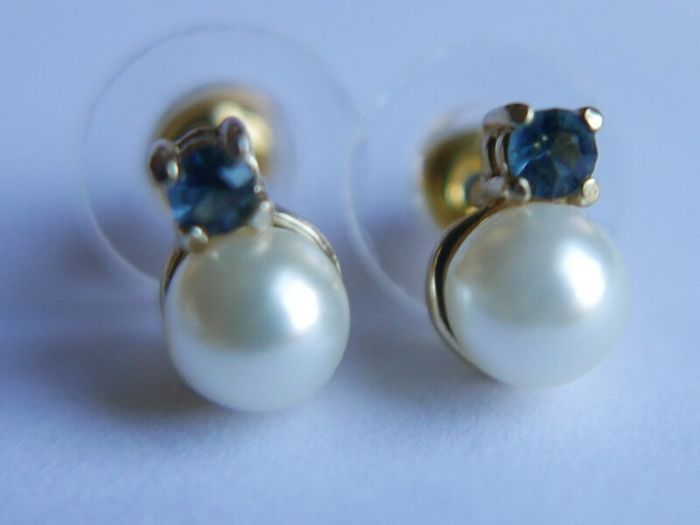 Vintage Pearl & Topaz Stud Earrings in 9ct Yellow Gold Plated