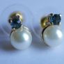 Vintage Pearl & Topaz Stud Earrings in 9ct Yellow Gold Plated Image 8