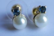 Vintage Pearl &amp; Topaz Stud Earrings in 9ct Yellow Gold Plated