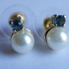Vintage Pearl & Topaz Stud Earrings in 9ct Yellow Gold Plated