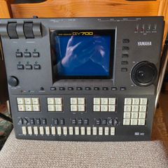 Yamaha QY700