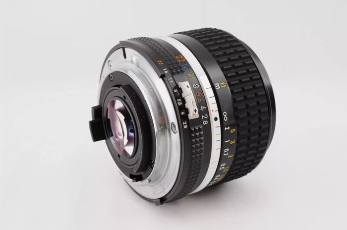 Nikon Ai-s Ais Nikkor 24mm f/2.8 MF (Mint)
