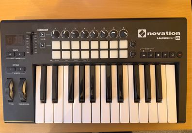 Novation Launchkey 25