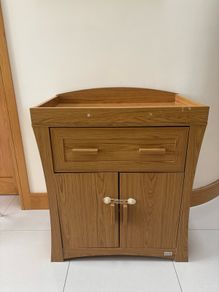 Baby changing unit