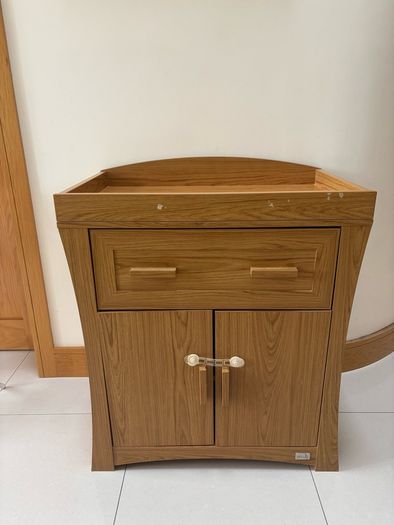 Baby changing unit