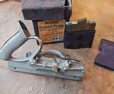 Record 044 plough plane, complete and boxed