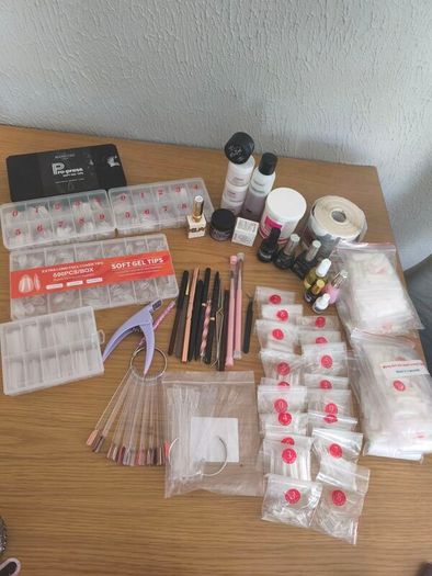 Nail Tech Manicure Bundle