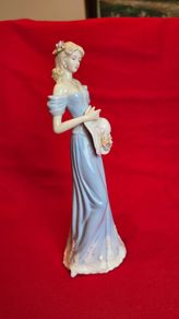 Porcelain Figurine "Lady with Hat"  DeCaprio Collection, CR 204, 1998