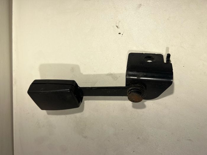 BMW 7 Series F01 F02 Middle Seat Lower Belt Buckle Rear Left 7220857 A1l1b625g