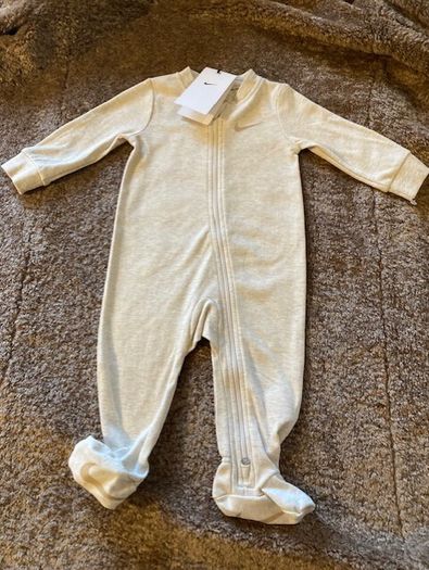 Nike baby coverall. Age 9m. 68-74cm.8.4-10kg. New