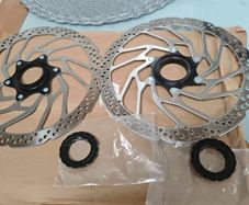 Shimano SM RT30 L 203mm Center Lock Disc Rotors (Pair) as new