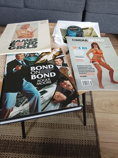 James Bond/ Cinema Retro