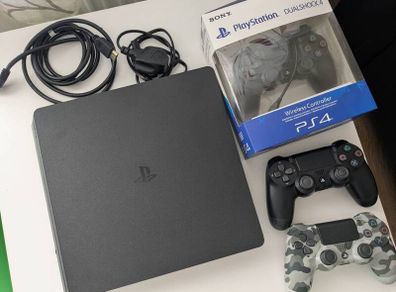 Ps4 console and controllers