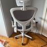 Confortable white Chair Image 2