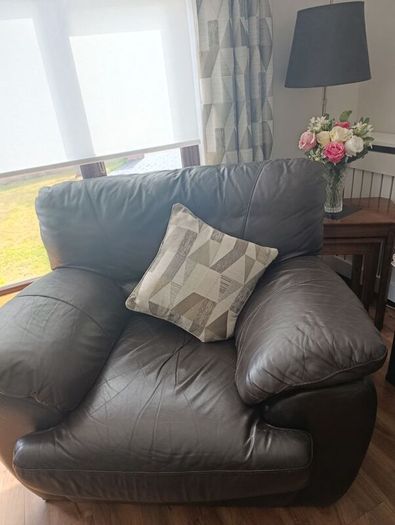 3 piece leather suite