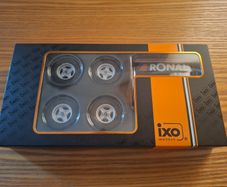 RONAL FORD alloys with stand - for 1/18 - NEW in BOX