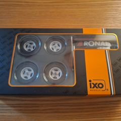 RONAL FORD alloys with stand - for 1/18 - NEW in BOX