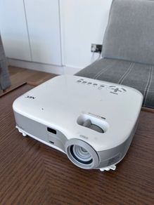 NEC VT670 Projector