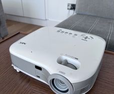NEC VT670 Projector