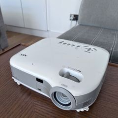 NEC VT670 Projector