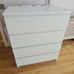 Chest of drawer