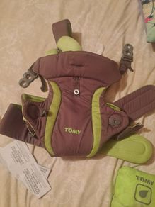 Tomy baby carrier