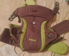 Tomy baby carrier