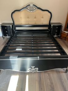 king size bed with matching lockers
