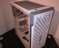 Corsair iCUE 220T RGB Airflow White PC Case - Excellent Condition