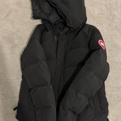 Canada Goose MacMillan Parka (size S)
