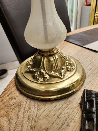 Three vintage working oil lamps