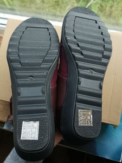 Pavers UK 6 brand new shoes wedges in Burgundy super comfy