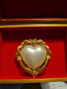 Faux Pearl Vintage Heart Scarf Clip, Gold Tone