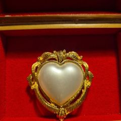 Faux Pearl Vintage Heart Scarf Clip, Gold Tone