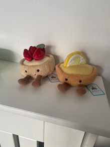 New JELLYCAT Fleurette Tarte Aux Fraises and Collette Tarte Au Citron Pair