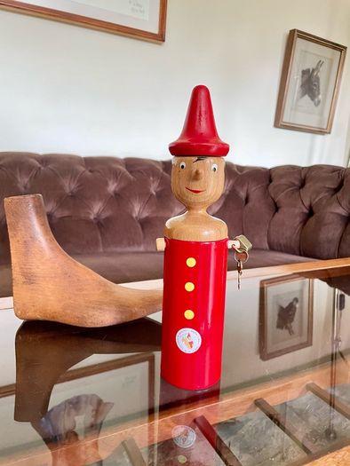 Vintage Tall Wooden Pinocchio Coin Bank with Lock and Keys Red Hand Painted Italy 29 cm