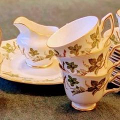 Royal Tara 21 piece tea set