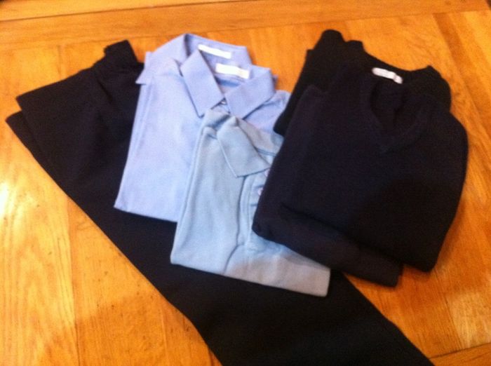 Boys blue school uniform, trousers, 2 shirts, 2 jumpers. Age 4-5.